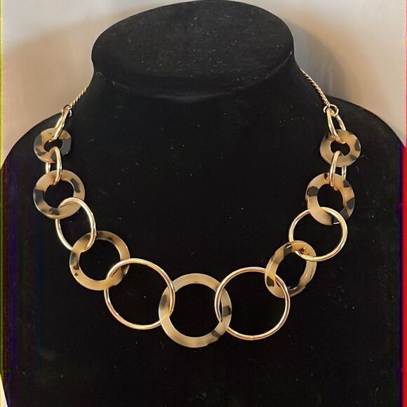 Sparkle & Bling Gold-Tone Black Tortoise Chunky Chain Necklace Earring Set- OSFM - Picture 4 of 16